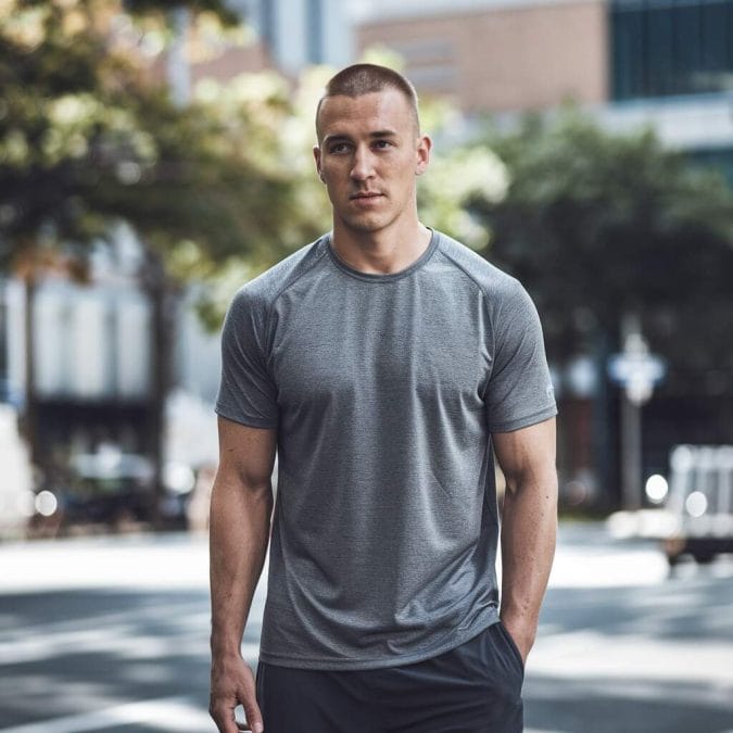 Summer: athletic, minimal, beach‑ready